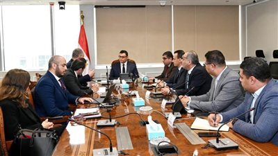 وزير الإسكان يستعرض مقترحًا للمخطط الاستراتيجي لتنمية منطقة غرب رأس الحكمة بالساحل الشمالي