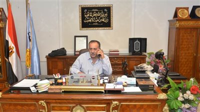 محافظ أسيوط يجري اتصالًا هاتفيًا 