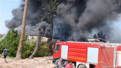 الحماية المدنية بالشرقية تحاول السيطرة على حريق مصنع كيماويات 