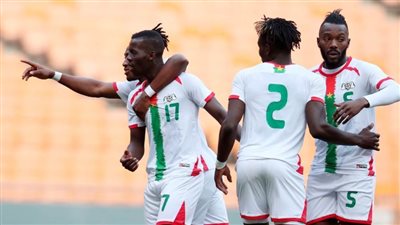 عاجل.. الخيول تطارد العميد برباعية في جيبوتي