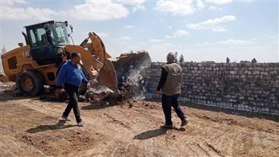 بالصور.. إزالة 3 حالات تعدٍ على الأراضي الزراعية بجنوب بورسعيد 