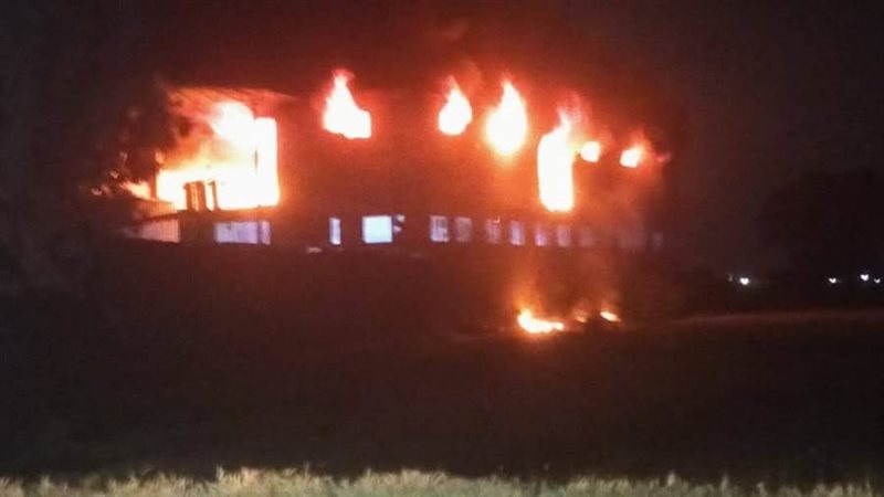 جانب من الحريق