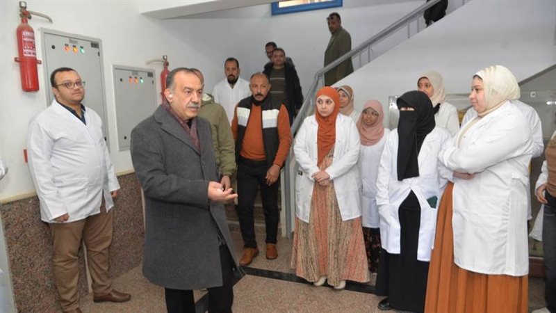 جانب من جولة المحافظ