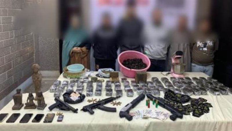 المتهمين والمضبوطات