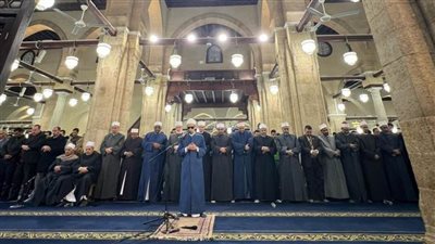 الجامع الأزهر كامل العدد بالمصلين في الثلث الأخير من شهر رمضان