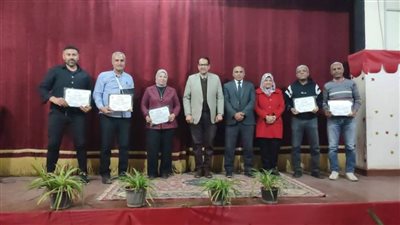  بالصور.. تكريم المدارس الفائزة بالمركز الأول في العروض الرياضية بالغربية