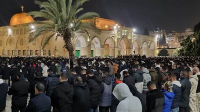 80 ألفا يؤدون صلاتي العشاء والتراويح في المسجد الأقصى
