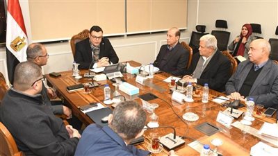 وزير الإسكان يتفقد موقف تنفيذ مشروعات المبادرة الرئاسية 
