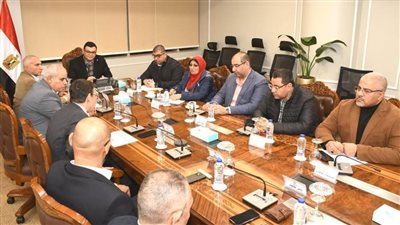 وزير الإسكان يستعرض التعاون بين الوزارة وبنك التعمير والإسكان