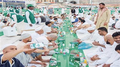 توزيع أكثر من 17 مليون وجبة إفطار صائم في الحرمين الشريفين خلال 21 يومًا من شهر رمضان   