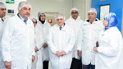 وزير قطاع الأعمال ورئيس هيئة الدواء يتفقدان تطوير شركات الأدوية الحكومية