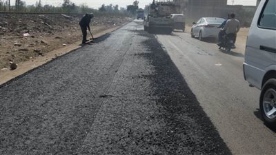  بالصور.. محافظ الغربية: رصف طريق 