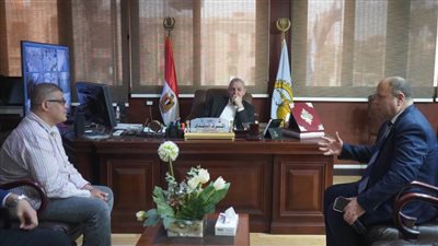  بالصور.. محافظ الغربية يبحث مع وفد التنسيق الحضاري خطط تطوير الميادين والمناطق التراثية