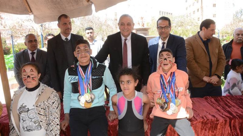 محافظ الغربية خلال