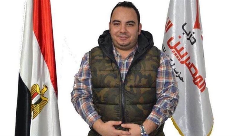 الأستاذ أحمد علي