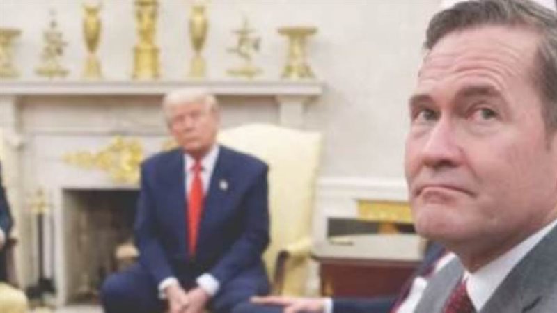 ترامب ومسؤولون أمريكيون