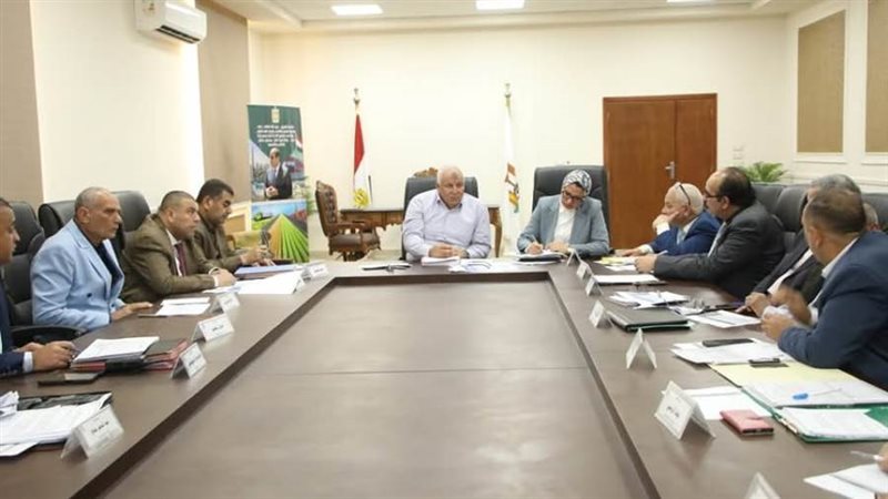 جانب من لقاء محافظ