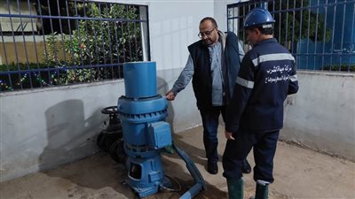 رئيس مياه سوهاج يتفقد محطات مياه الشرب والصرف الصحى بجنوب المحافظة ويشارك العاملين بالورادى الافطار