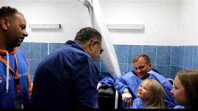 محافظ البحر الأحمر يطمئن على السياح والمواطنين المصريين بعد غرق غواصة بالغردقة |صور