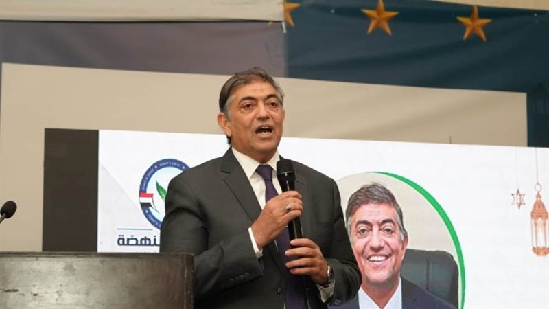 هشام عبدالعزيز