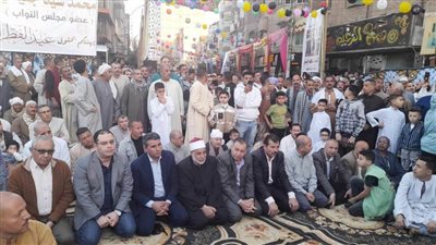  مئات الآلاف يؤدون صلاة عيد الفطر بمركز ناصر في بني سويف