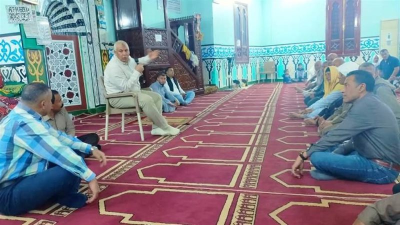 جانب من لقاء محافظ