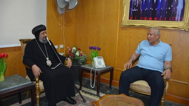 جانب من لقاء محافظ