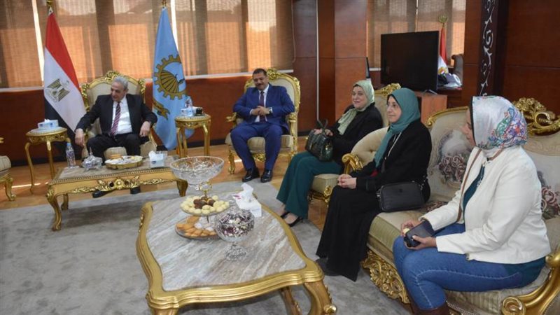 محافظ الغربية خلال