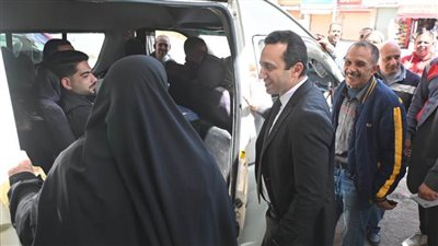 في أول أيام عيد الفطر.. نائب محافظ البحيرة يتفقد العمل بمجمع مواقف دمنهور