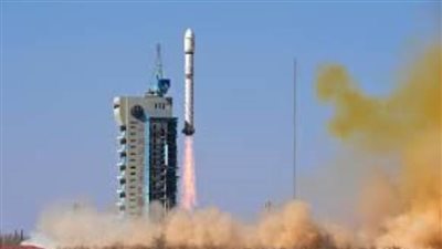 الصين تطلق قمرا اصطناعيا تجريبيا لتكنولوجيا الإنترنت عبر الأقمار الاصطناعية