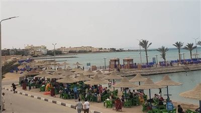 توافد المواطنين والزائرين على شواطئ منتجع العائلات في ثاني أيام عيد الفطر المبارك