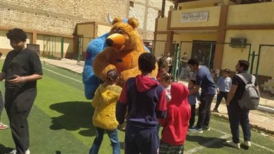 إقبال كبير من المواطنين على مراكز الشباب بالمنيا في ثالث أيام العيد.. صور 