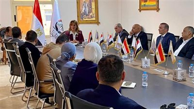 أمانة النقابات المهنية بـ«حزب الجبهة» تستعرض خطة عملها وتعلن انطلاق الأنشطة والفاعليات المختلفة