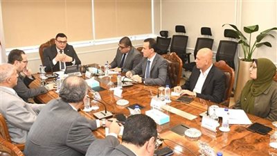 وزير الإسكان يتابع ملفات العمل بهيئة المجتمعات العمرانية الجديدة