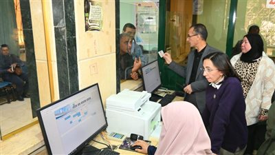 خلال زيارتها لمركز خدمة المواطنين.. محافظ البحيرة توجه بتسريع وتيرة العمل والإنجاز