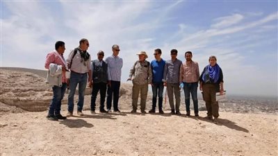 سفيرا بلجيكا وهولندا يزوران منطقة حفريات دير البرشا بملوي لتفقد أعمال البعثة الاستكشافية.. صور