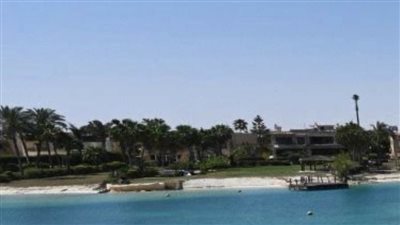 وزير الإسكان يتفقد أعمال رفع كفاءة طريق الازدواج وإنشاء سور منطقة الشانزلزيه والبوغاز بمارينا