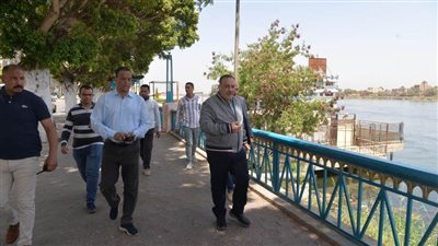 محافظ أسيوط يتفقد الأعمال الجارية لتطوير كورنيش النيل ويوجه برفع كفاءة مرسى 