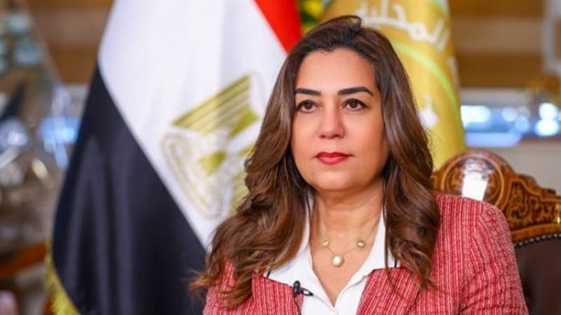 الدكتورة منال عوض