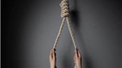 لمرورها بأزمة نفسية.. ربة منزل تنهي حياتها شنقًا بمنزل والدها 