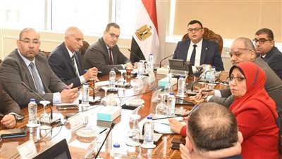 وزيرالإسكان يتابع آليات طرح الأراضي والفرص الاستثمارية بالمدن الجديدة