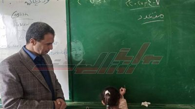 وكيل تعليم كفر الشيخ يتفقد مدارس إدارة الرياض التعليمية 