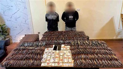 ضبط 4 أشخاص لقيامهم بالترويج لبيع الأسلحة البيضاء عبر مواقع التواصل