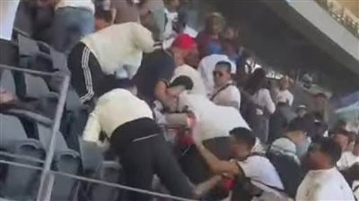 كاف يخاطب الزمالك بسبب شغب الجماهير في جنوب إفريقيا 