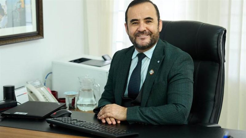 عبد الستار إيسويف