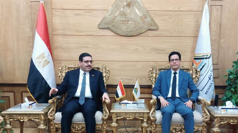 رئيس جامعة بنها ووزير