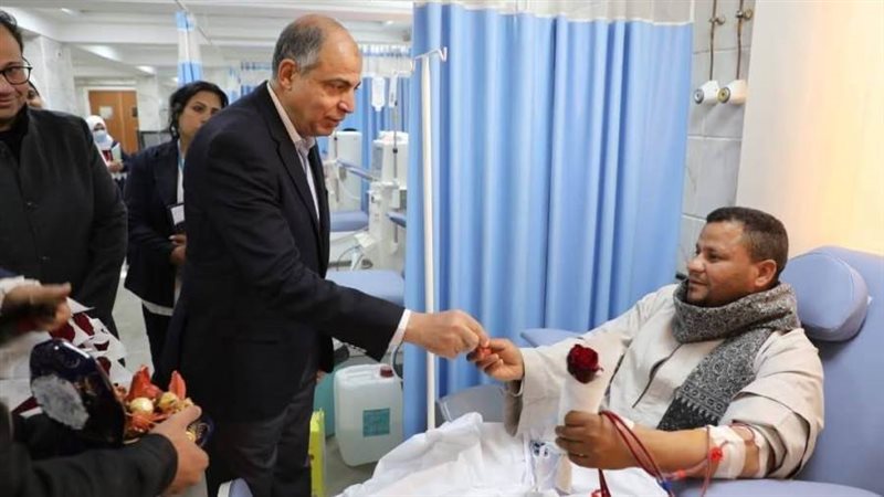 محافظ المنيا خلال