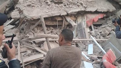 انهيار منزل مكون من 4 طوابق بأسيوط والبحث عن 8 مفقودين 