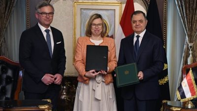 وزير الداخلية يستقبل مفوض الهجرة والشؤون الداخلية بالاتحاد الأوروبي والمديرة التنفيذية لوكالة الاتحاد