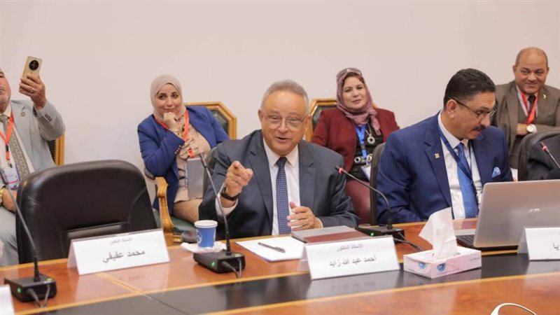 جلسة حوارية على هامش